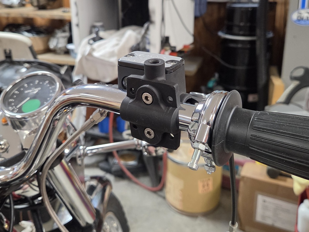 cNw Lucas Brembo Bracket