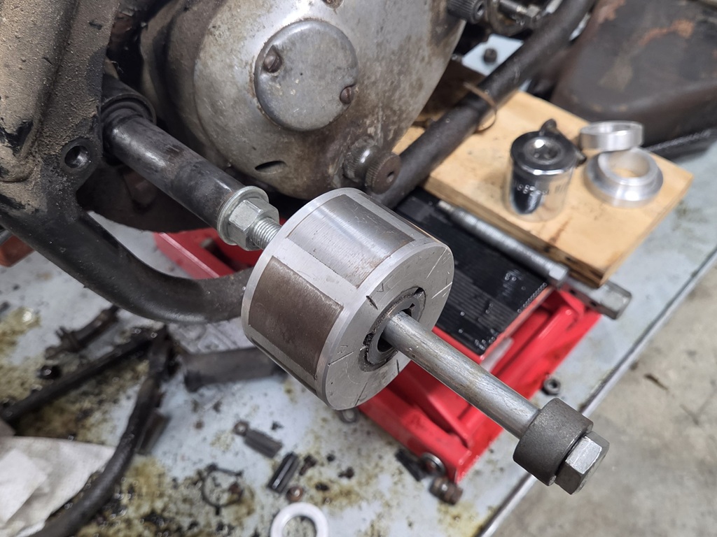 Taking apart 3 Rigging Spindle Slide Hammer